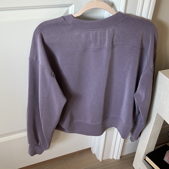 Women’s lululemon softstream perfectly oversized crew size 4. - Picture 3 of 4